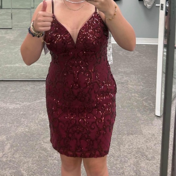 Reduced!  David’s Bridal Size 6 Jules & Cleo Maroon / Red Semi Dress worn once. - Picture 1 of 5